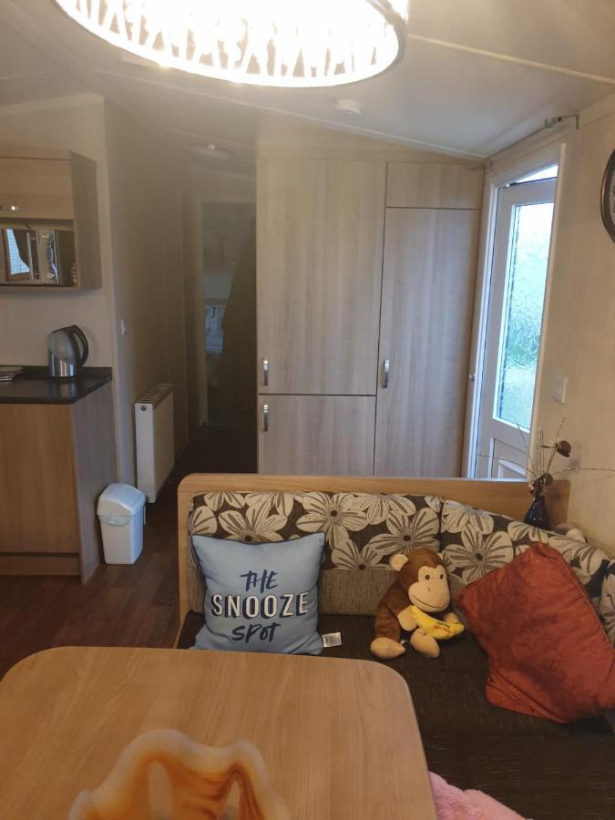 Swift Burgundy Apartment เพรสตาติน ภายนอก รูปภาพ